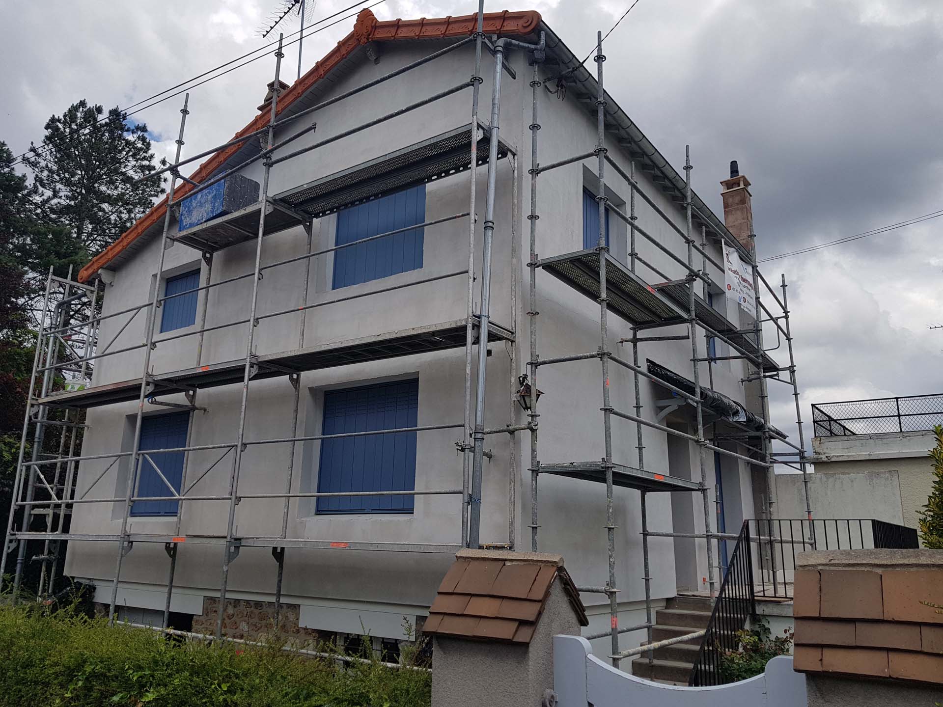 7 - Application du sous enduit. Crédits : Rénové